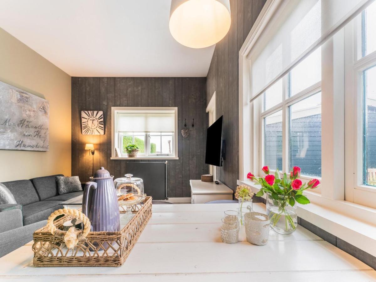 Quaint Summer Holiday Home In Egmond Binnen Exteriör bild