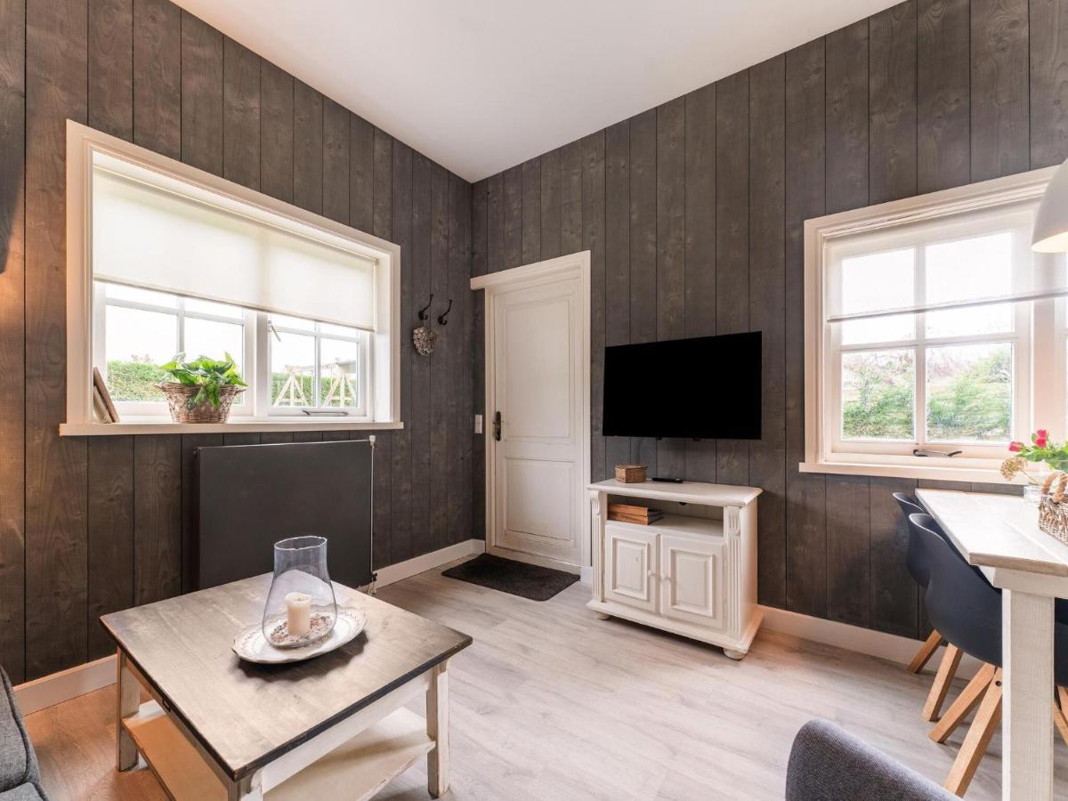 Quaint Summer Holiday Home In Egmond Binnen Exteriör bild